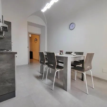 Hostdomus - Garibaldi Лоано