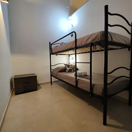 Hostdomus - Garibaldi Апартаменты *