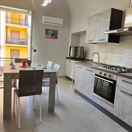 Apartment Hostdomus - Garibaldi *