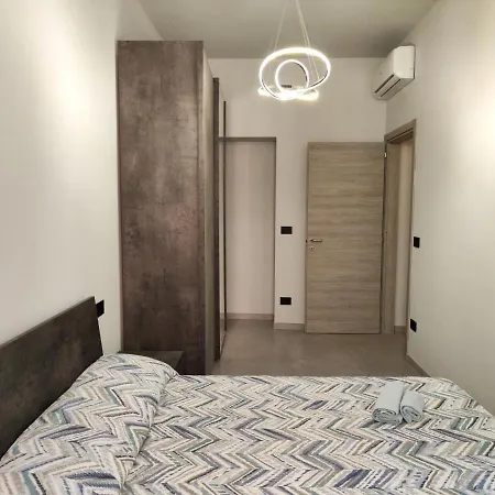 Hostdomus - Garibaldi Apartament