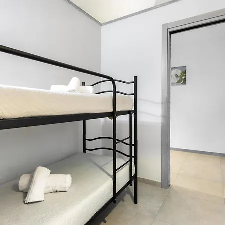 Hostdomus - Garibaldi Apartman