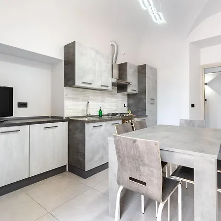 Apartman Hostdomus - Garibaldi